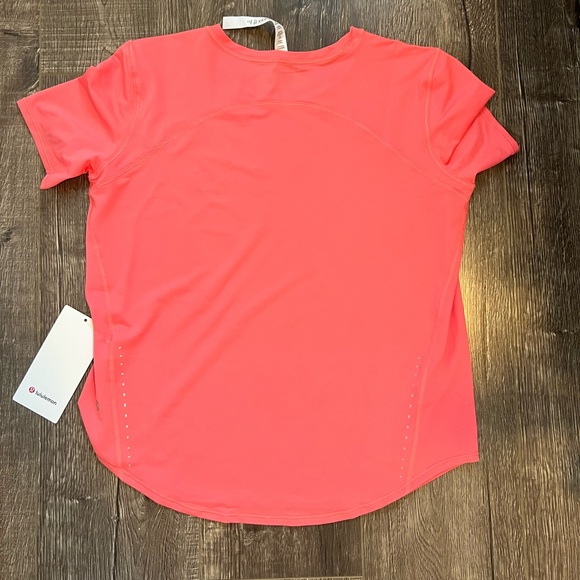 ❌SOLD❌ Lululemon high neck tee - Picture 4 of 6